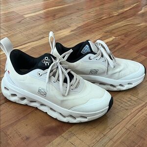 Loewe Cream and Black Flow Runner-Style Sneakers